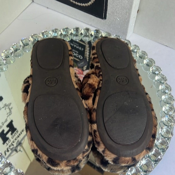 Michael Kors Leopard Print Furry Slippers size 9.5 - Picture 7 of 8